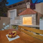 Holiday home V