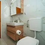 Holiday home V *